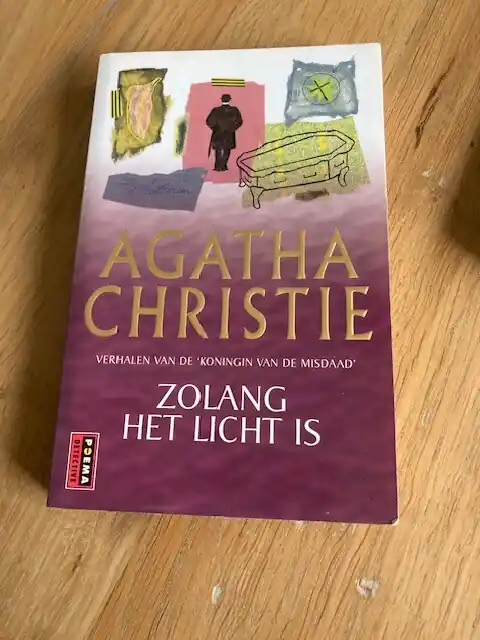 Seizoensaanbieding Zolang het licht is - Agatha Christie